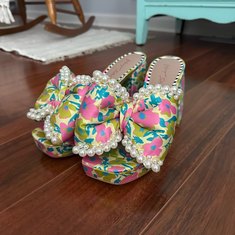 Betsey Johnson - MACCIE Women's Slide Sandals